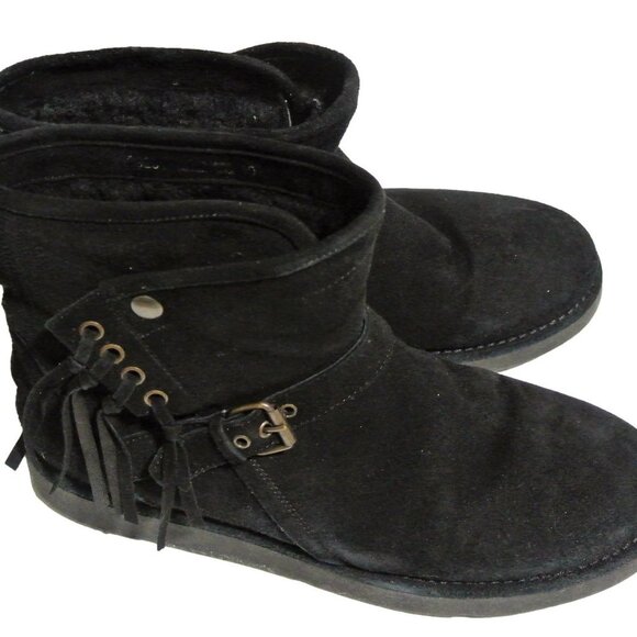 UGG Karisa Size 10 Black Suede Boot with fringe - Picture 2 of 3